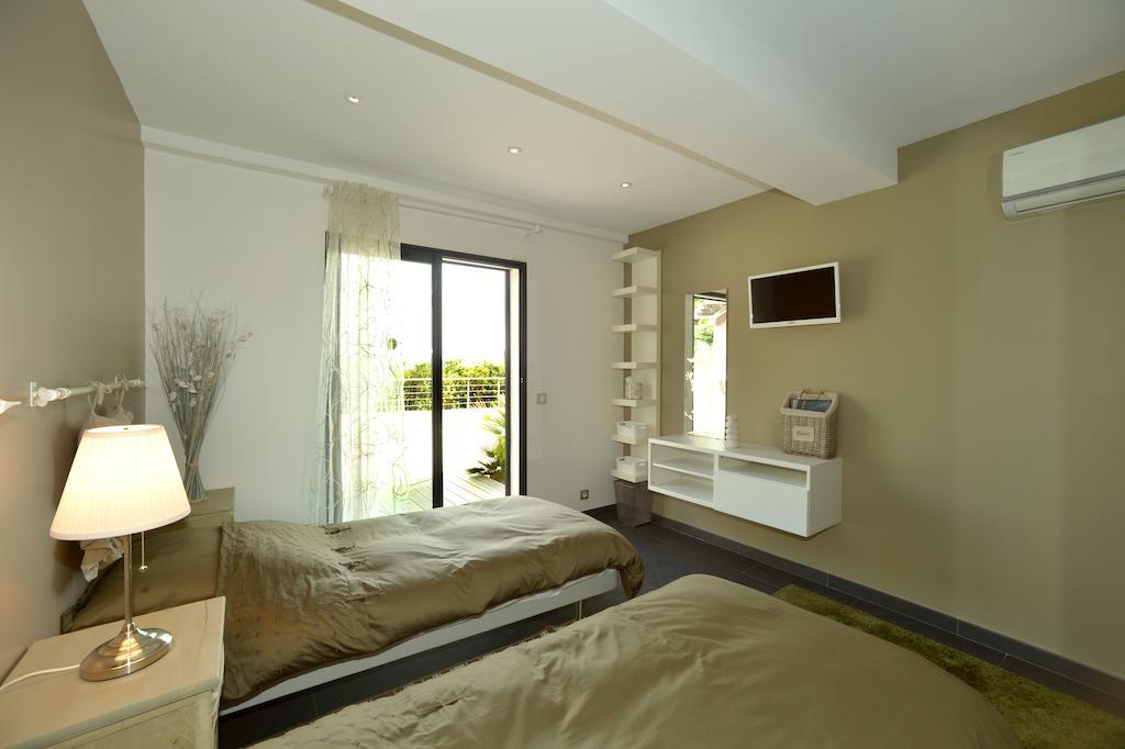 Villa Louancelie B&B Cavalaire-sur-Mer Habitación foto